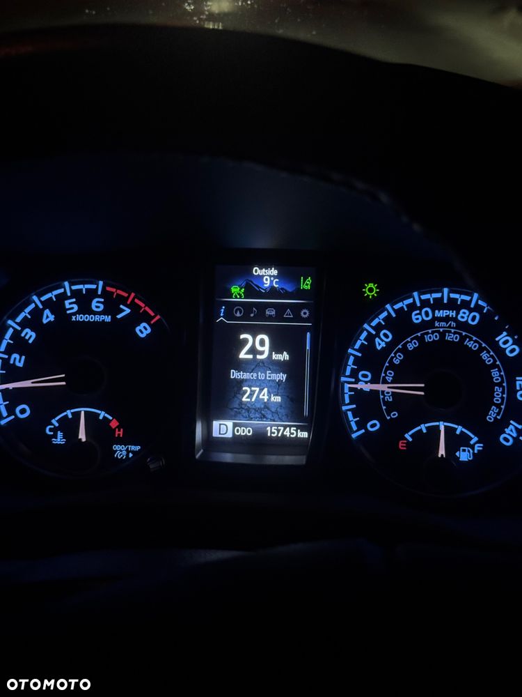 Toyota Tacoma - 15