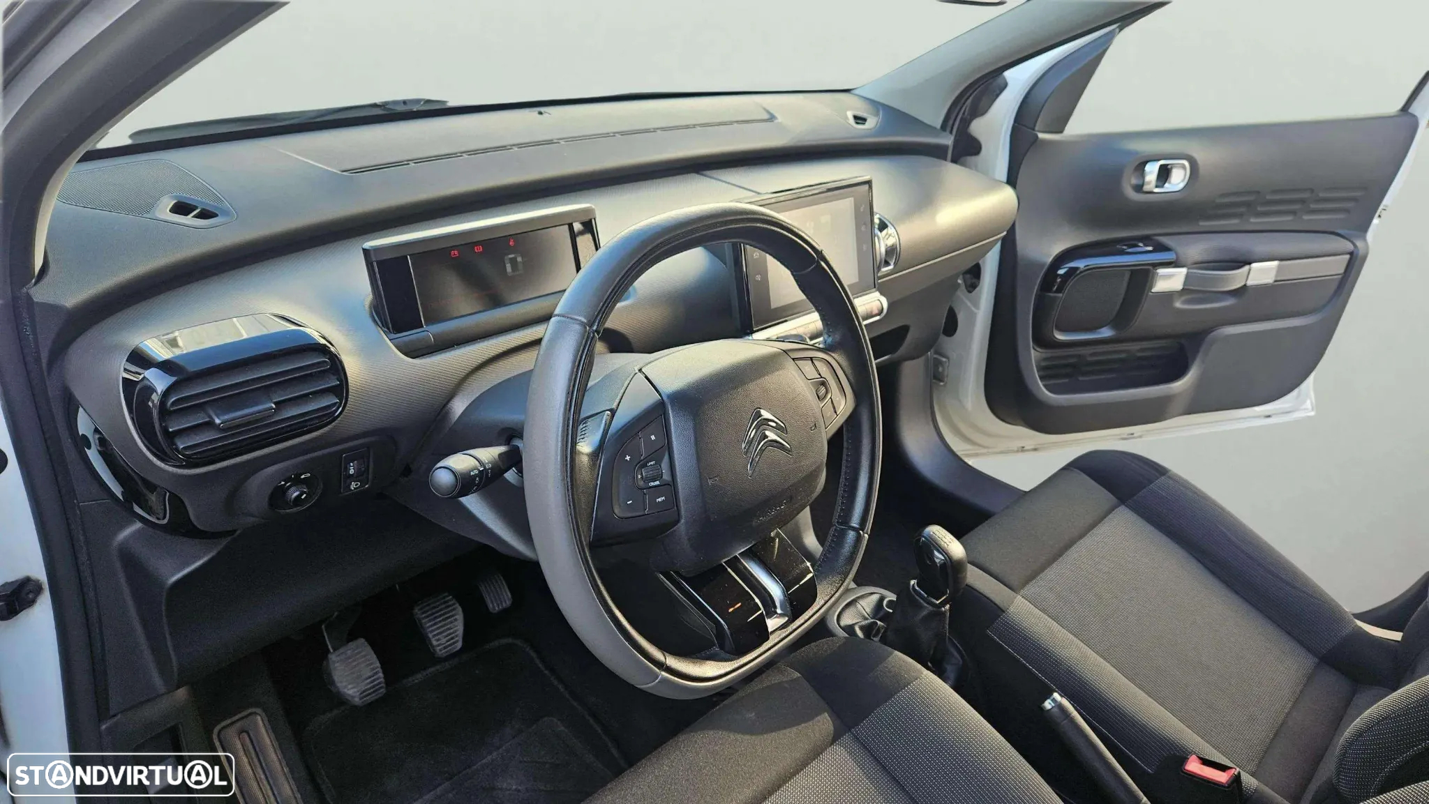 Citroën C4 Cactus 1.2 PureTech Shine - 17