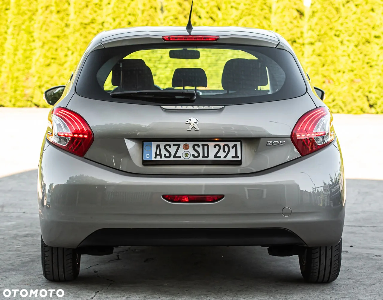 Peugeot 208 - 11