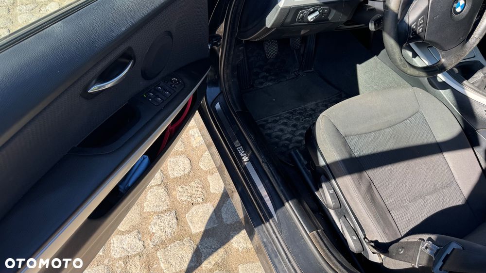 BMW Seria 3 318d - 14