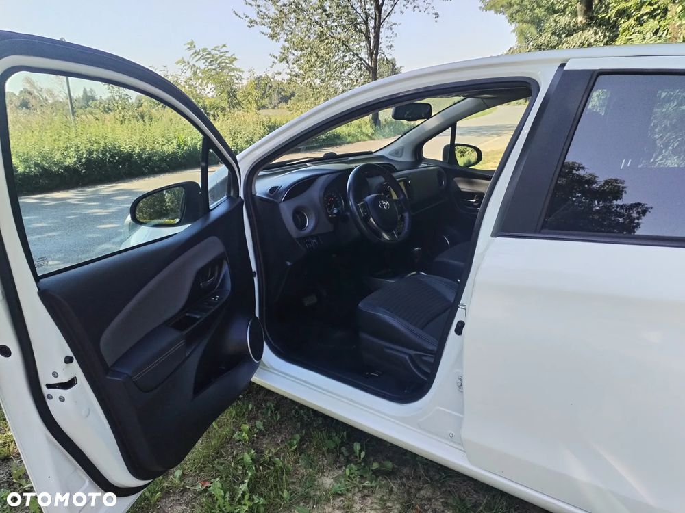 Toyota Yaris 1.5 VVT-i Comfort mit Design Paket - 10
