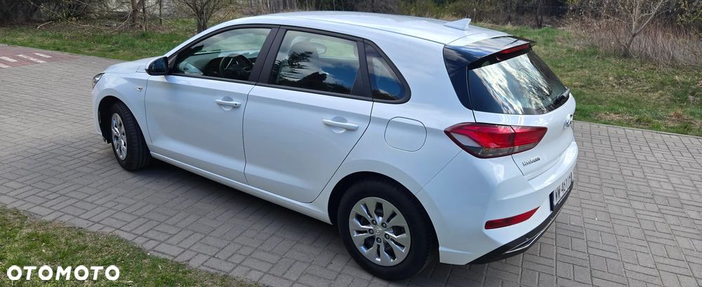 Hyundai i30 1.5 DPI Classic + - 7