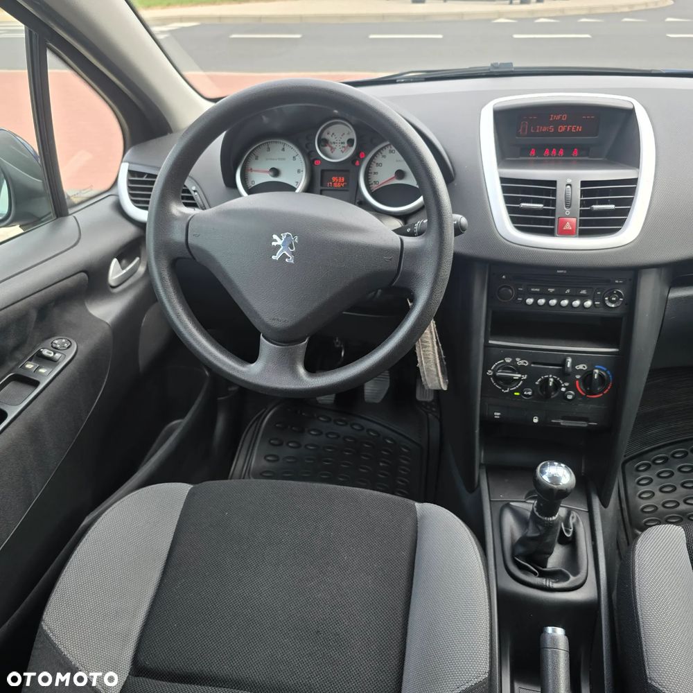 Peugeot 207 75 Urban Move - 11