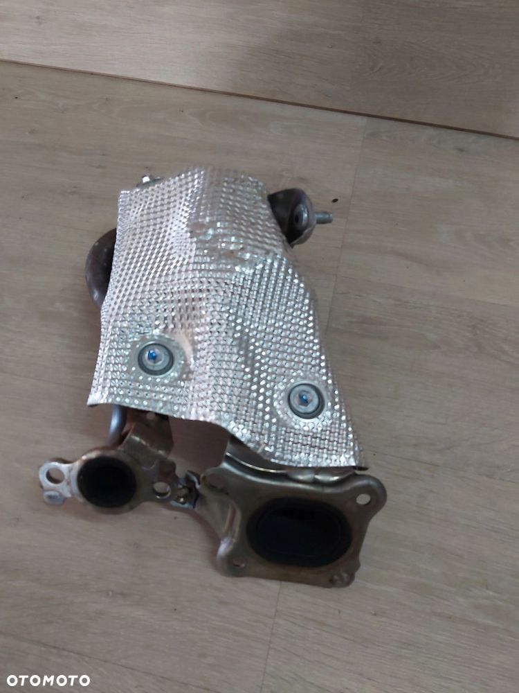 Toyota Yaris Cross 1,5 katalizator kolektor wydechowy - 4