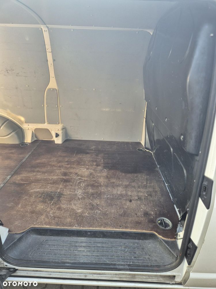 Volkswagen Transporter - 12