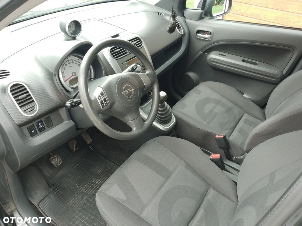Opel Agila - 10