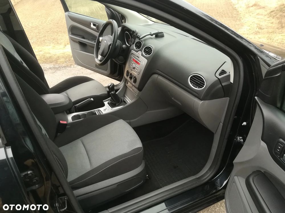 Ford Focus 1.8 Connection - 11