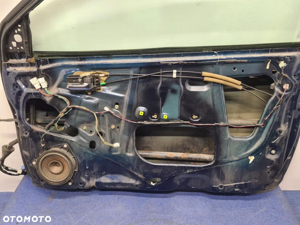 TOYOTA COROLLA E12 3D DRZWI PRZÓD PRAWE  8P4 - 12