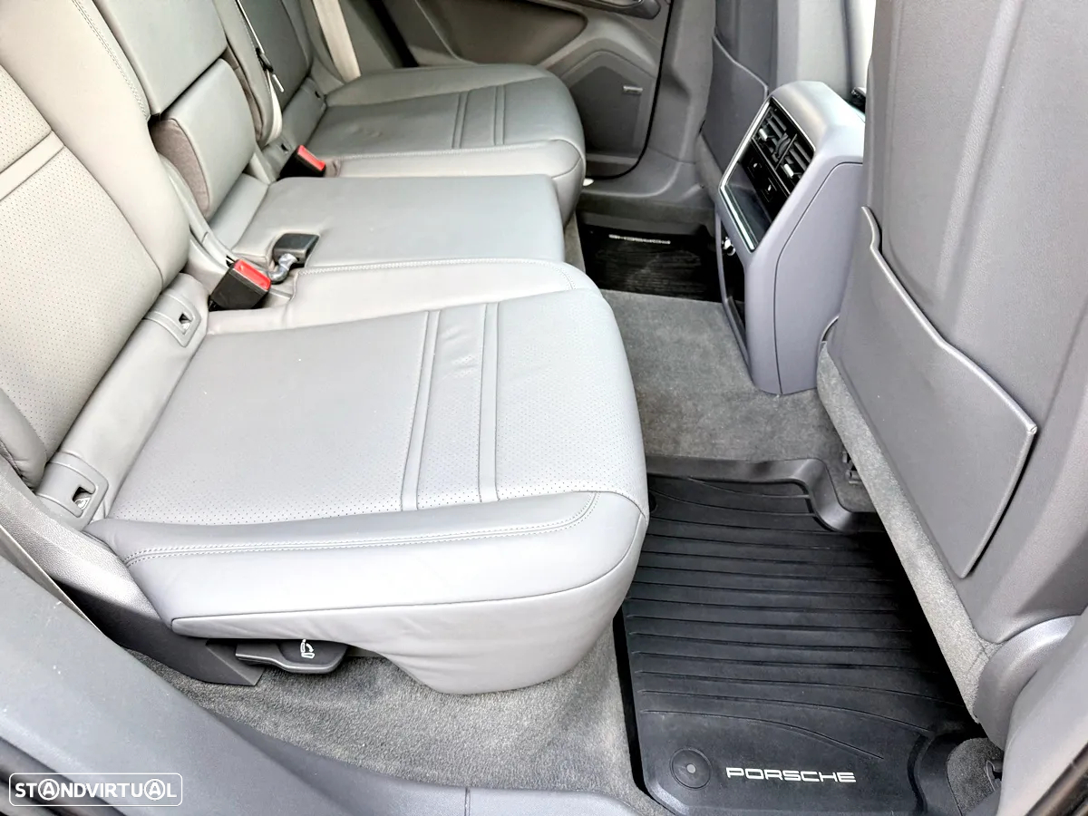 Porsche Cayenne Coupé E-Hybrid - 31