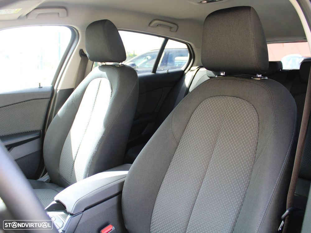 BMW 116 d Pack Essence - 24