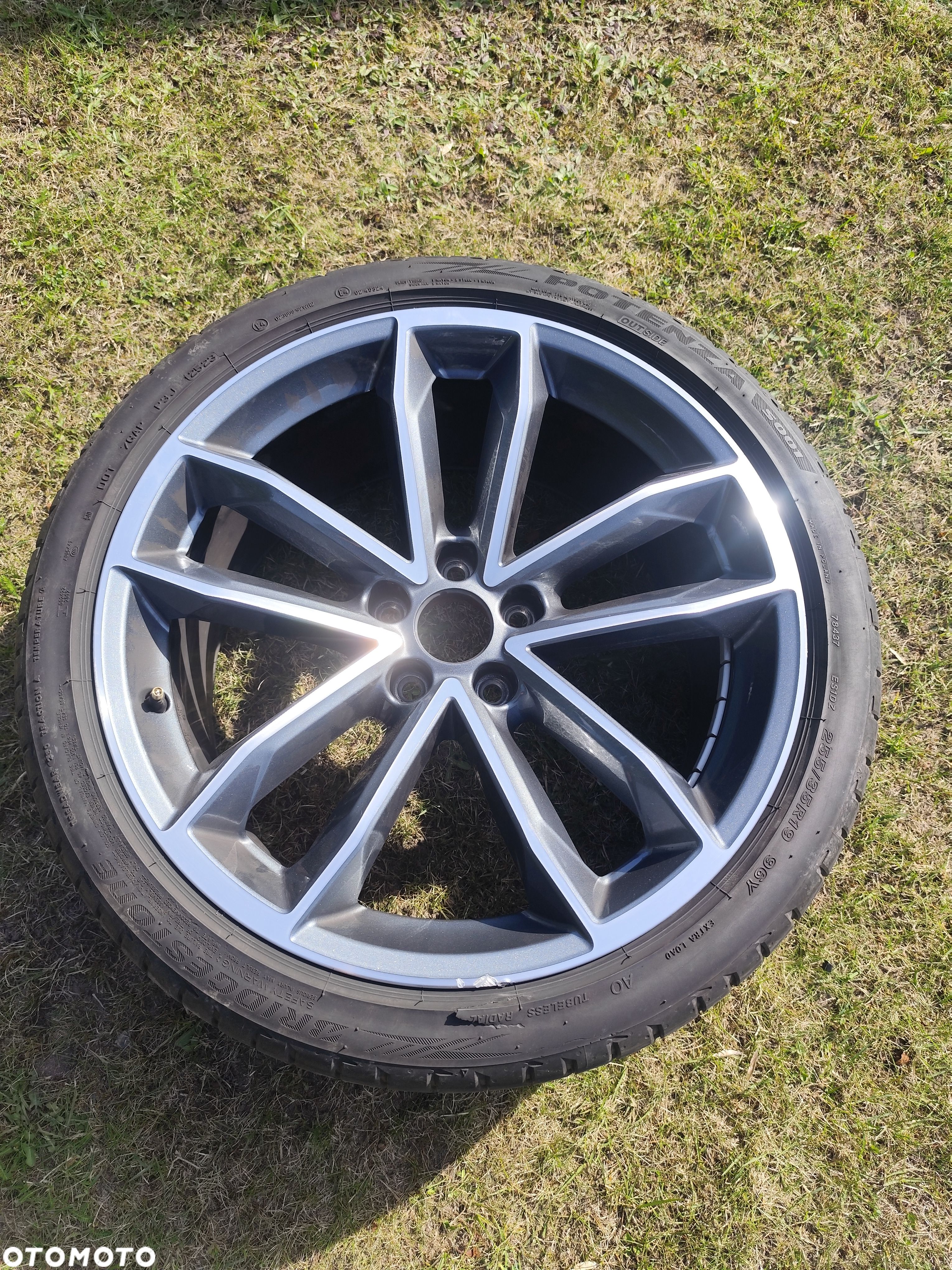 Felga Aluminiowa Audi 19 Cali nr 8W0601025DG ET32 - 1