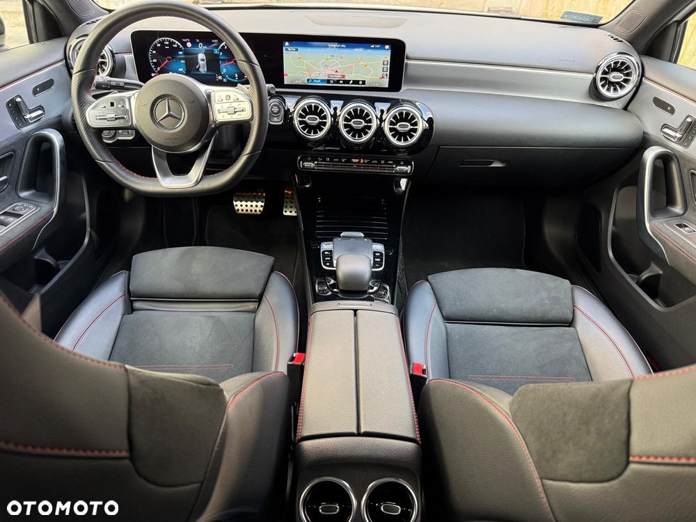 Mercedes-Benz Klasa A 220 4-Matic AMG Line 7G-DCT - 12