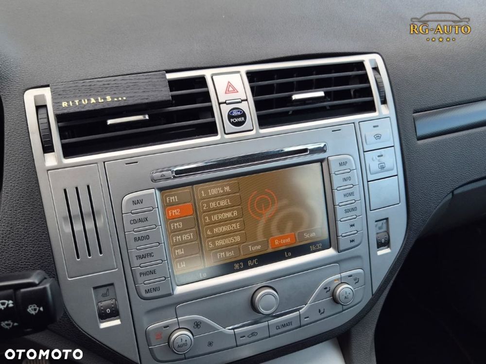 Ford Kuga - 38