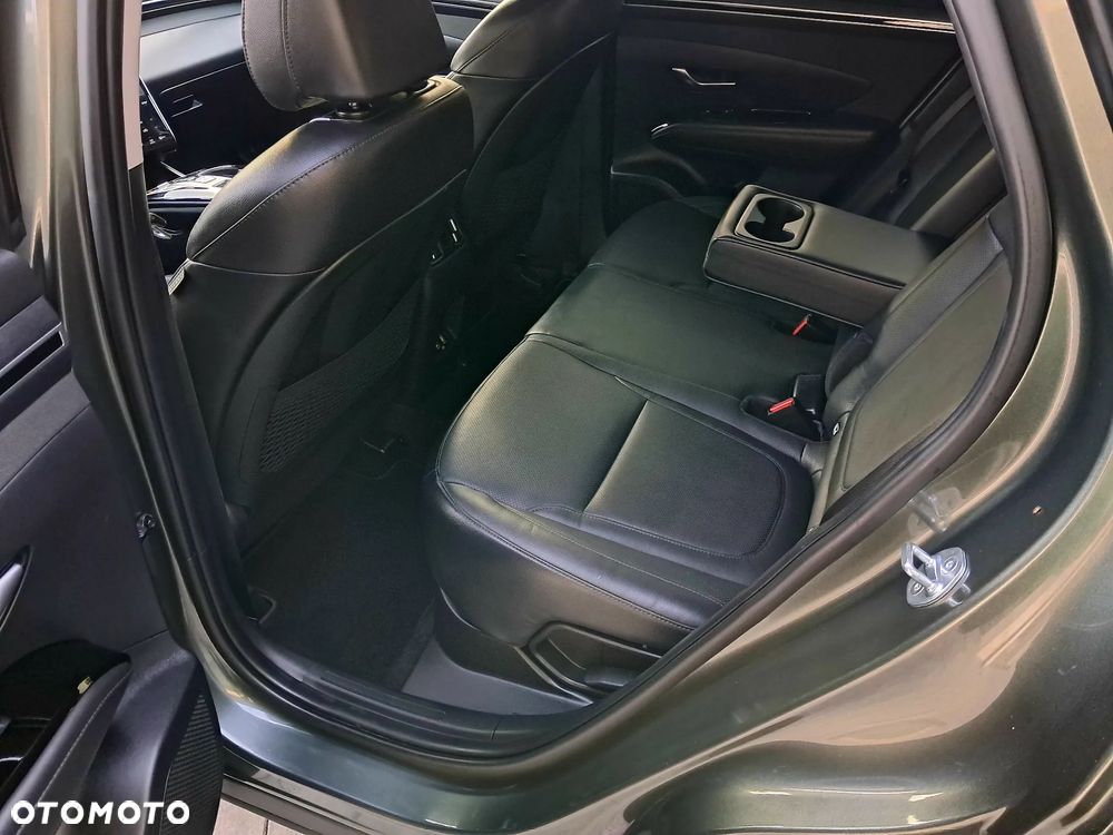 Hyundai Tucson 1.6 T-GDi HEV Executive 2WD - 27