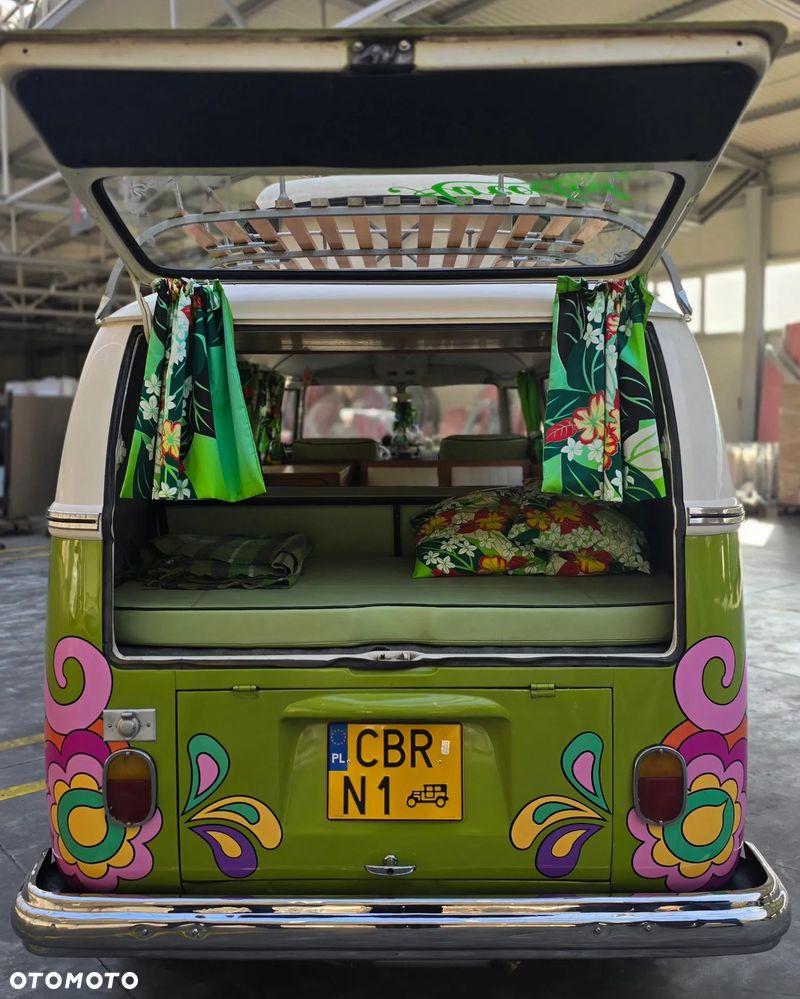 Volkswagen Transporter - 11