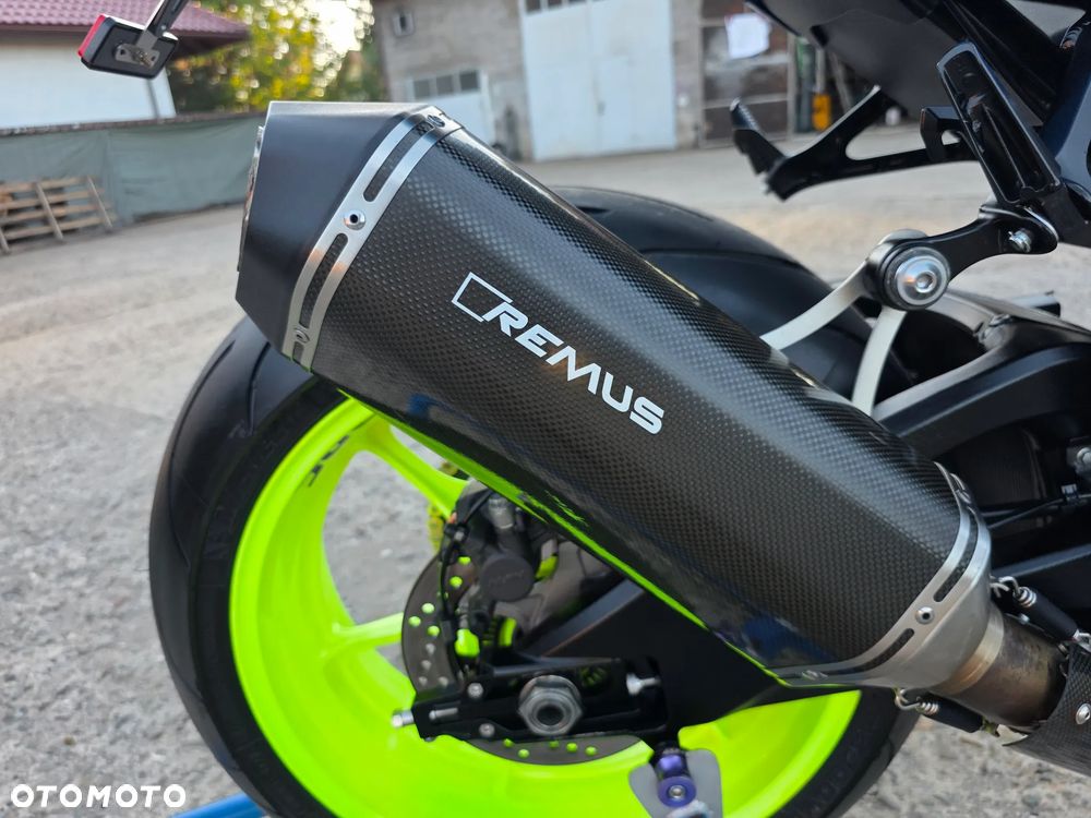 Suzuki GSX-R - 33