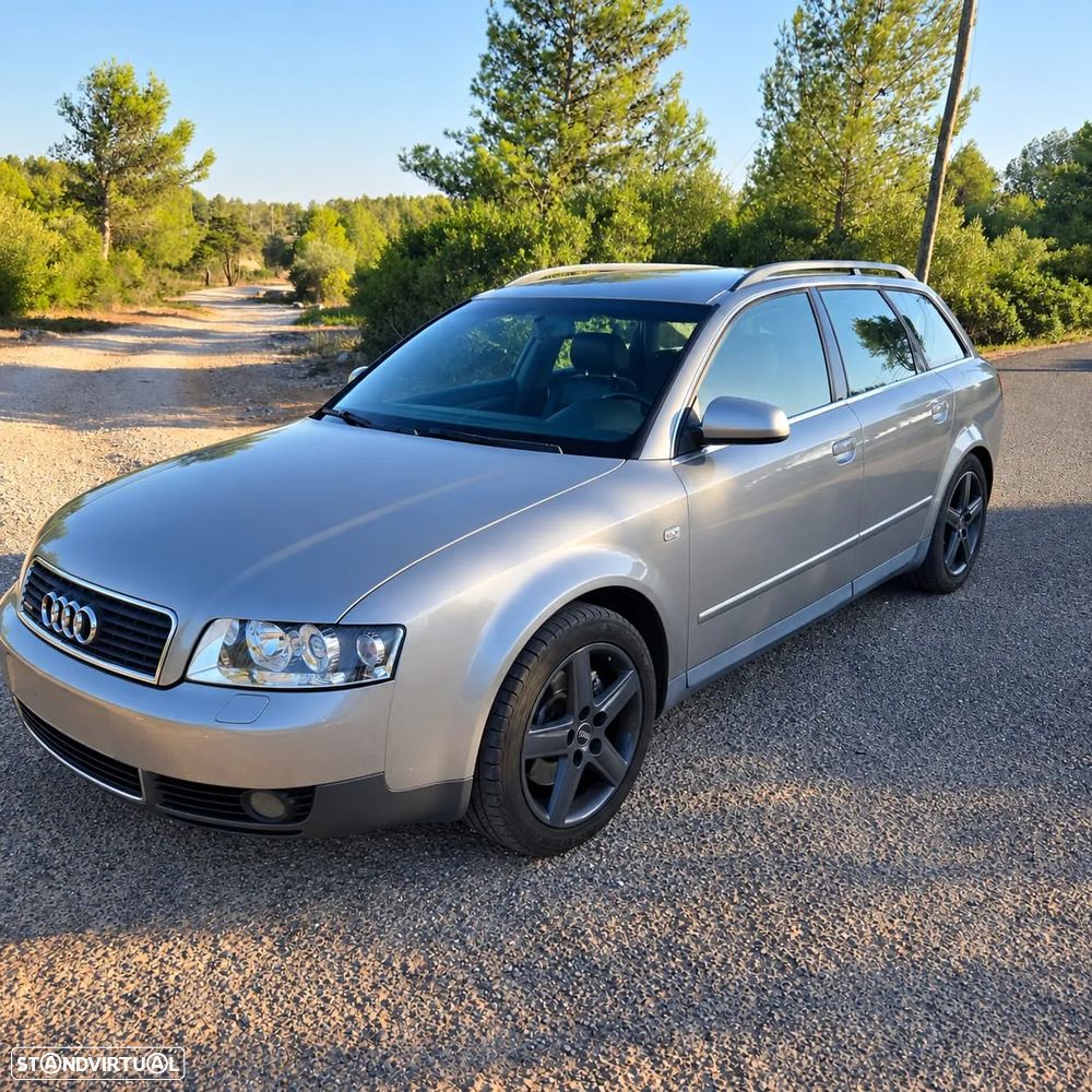 Audi A4 Avant 2.5 TDI quattro - 1