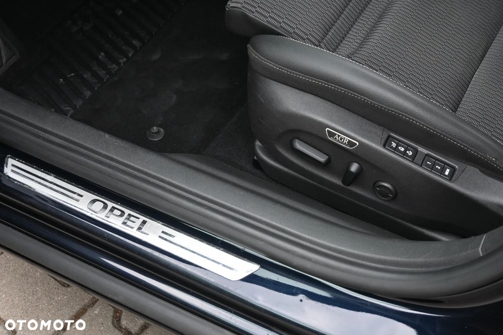 Opel Insignia - 26