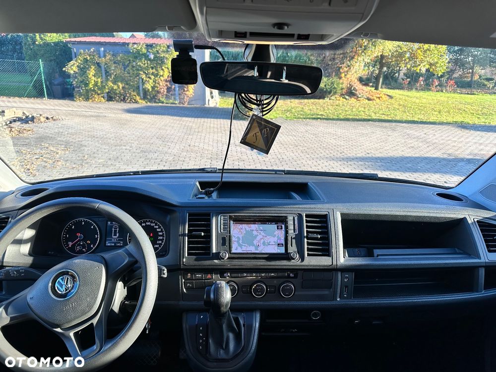 Volkswagen Caravelle - 5