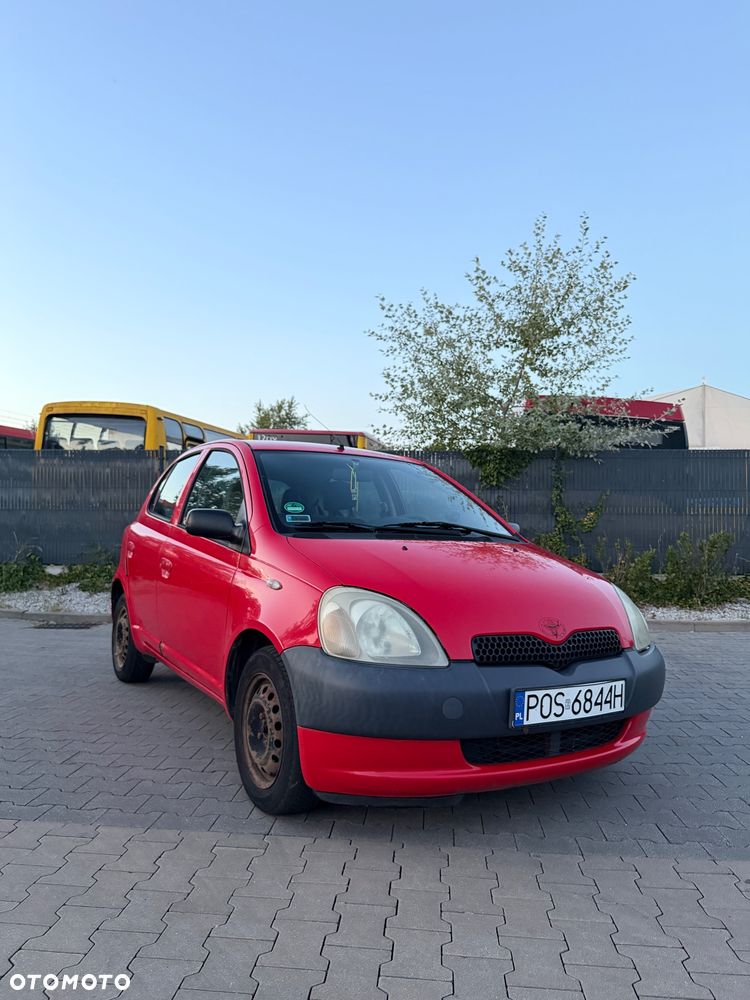 Toyota Yaris 1.0 Base - 1