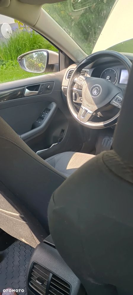 Volkswagen Jetta 1.6 TDI Comfortline - 4