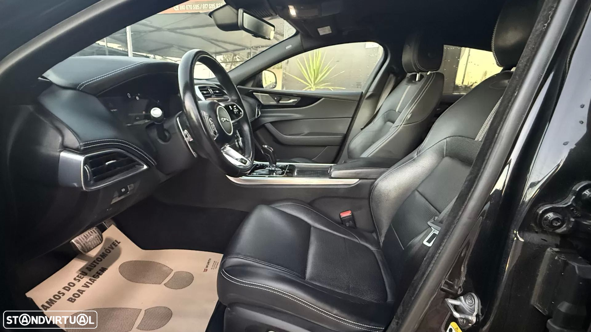 Jaguar XE 2.0 D200 R-Dynamic S - 34