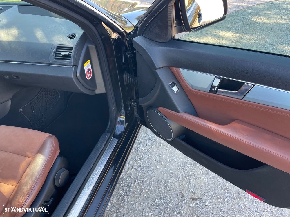 Mercedes-Benz C 320 CDi Avantgarde Auto. - 22