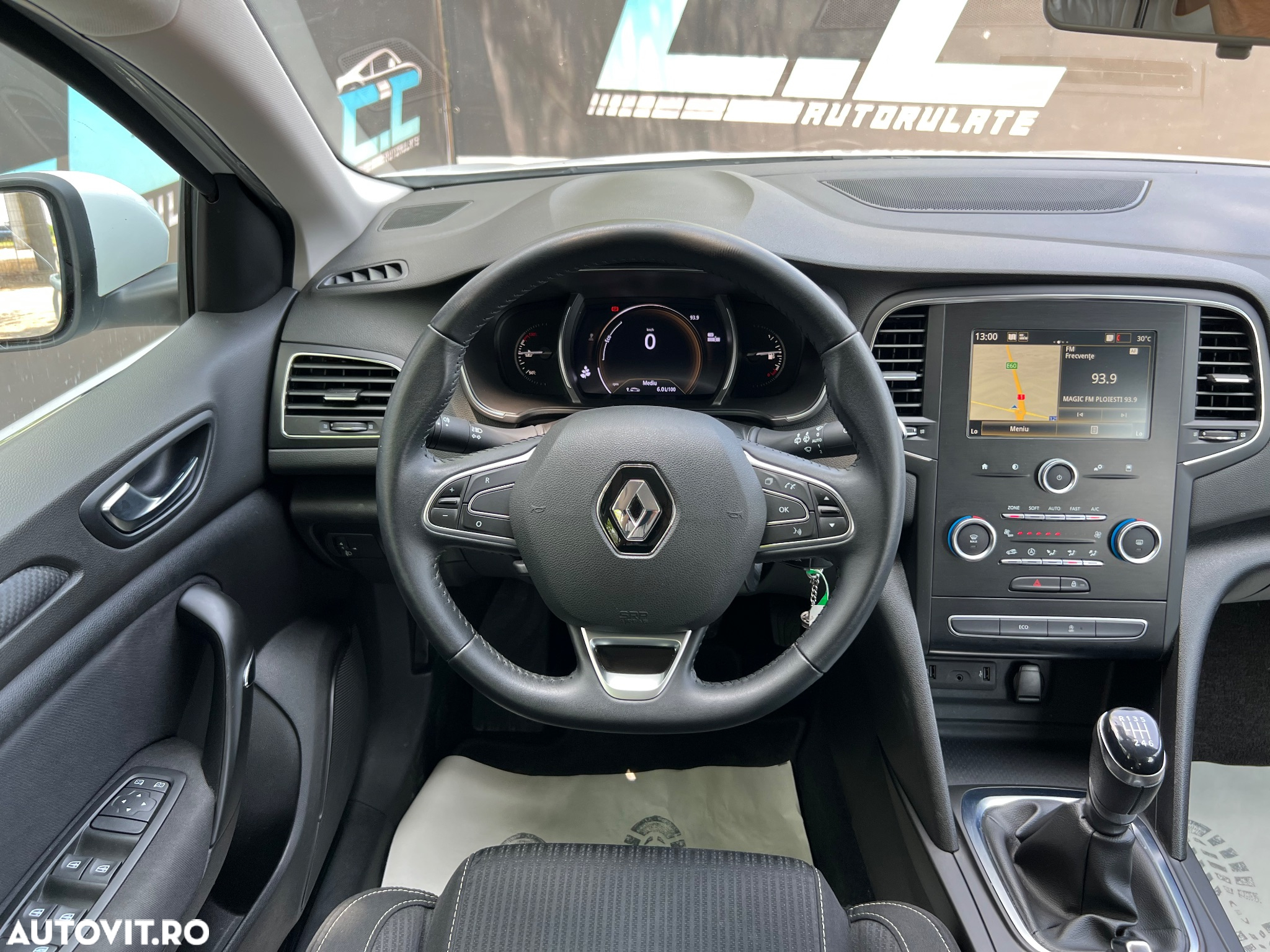Renault Megane Grandtour TCe 115 GPF LIMITED - 10