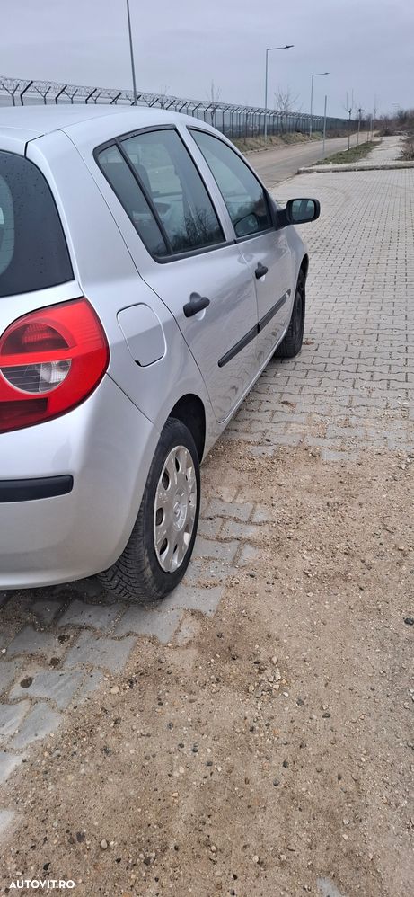Renault Clio III 1.5dCi Dynamique - 7