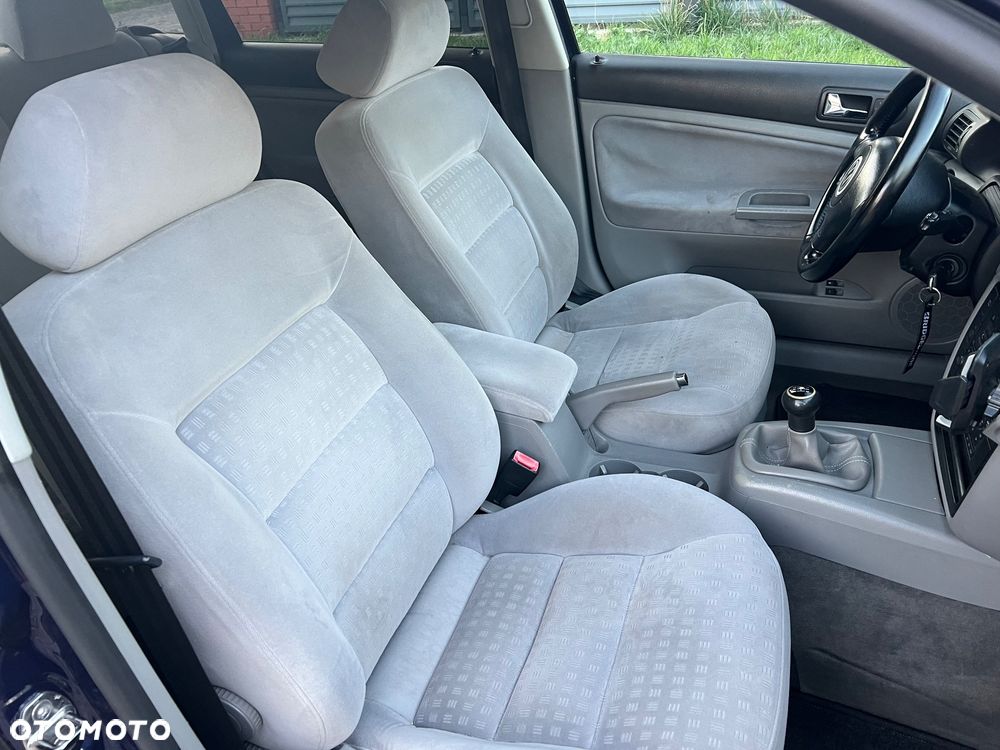Volkswagen Passat - 25