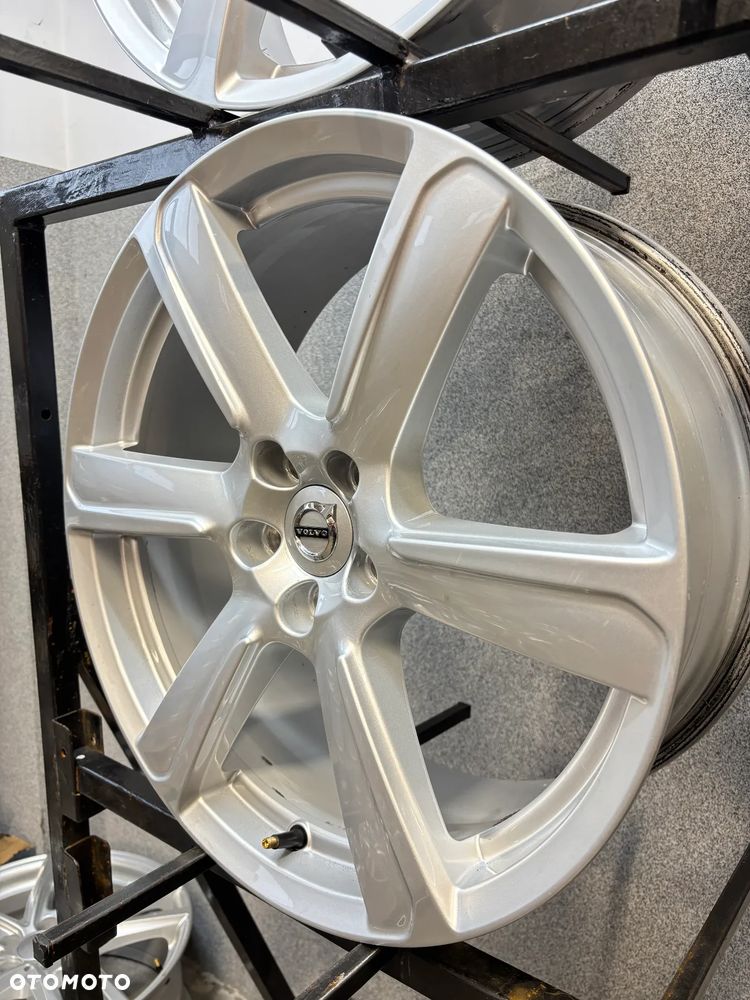 4 Felgi Alu. Volvo XC90, XC60, V90, S90, S60 19" ET42,5, 8J - 10