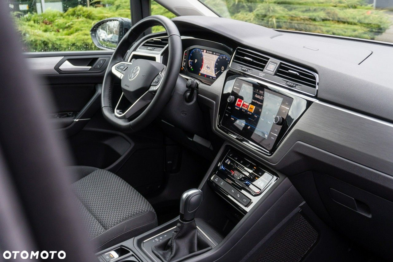 Volkswagen Touran - 13