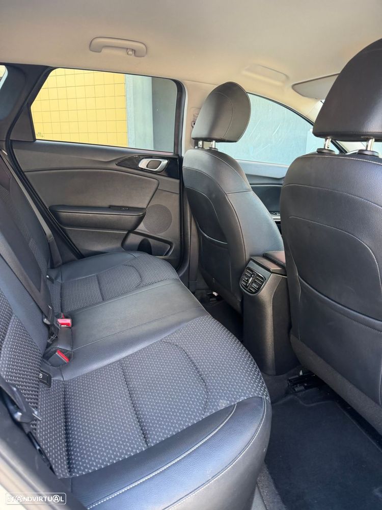 Kia Ceed SW 1.0 T-GDI Sport - 17