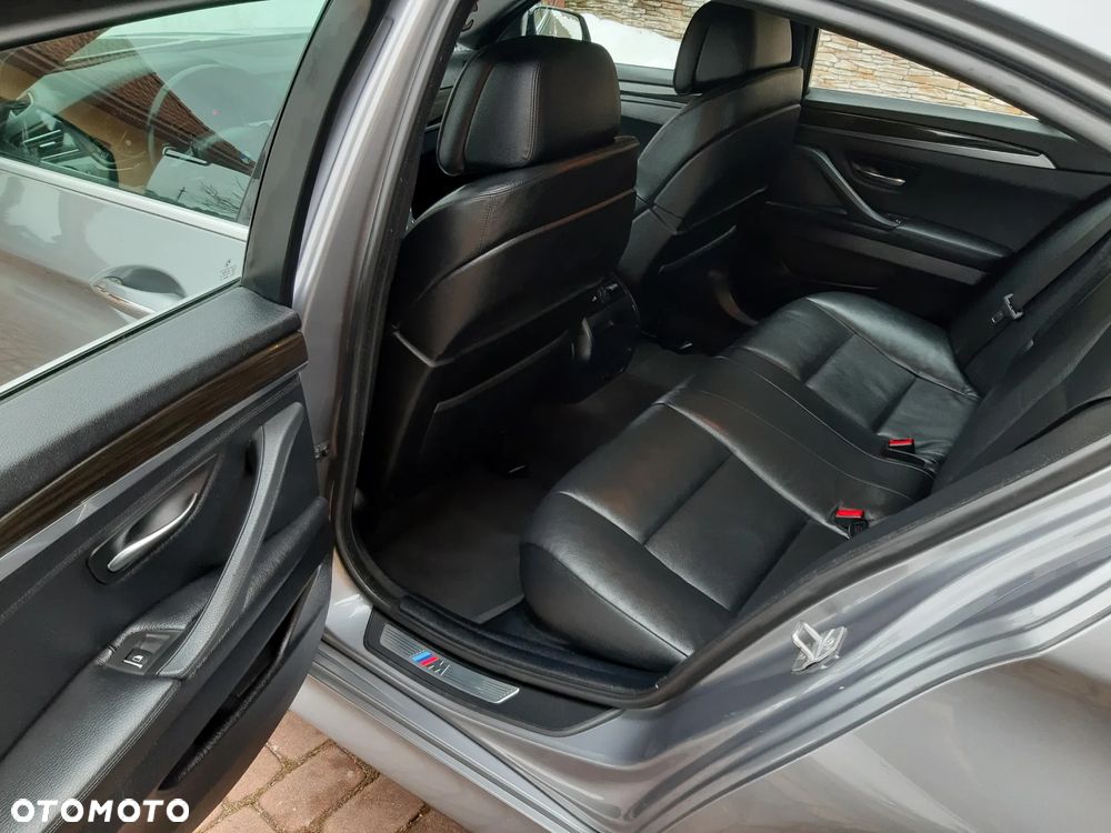 BMW Seria 5 520i Sport-Aut - 39