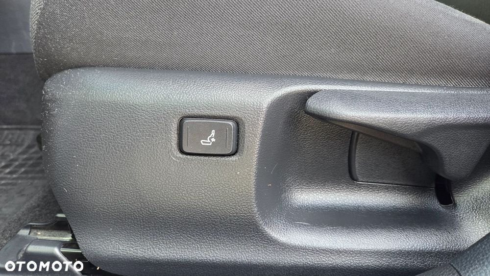 Toyota Corolla 1.8 Hybrid Executive - 16