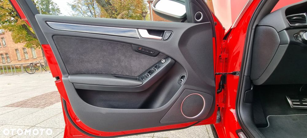 Audi A4 Avant 2.0 TDI DPF clean diesel quattro S tronic S line Sportpaket - 18