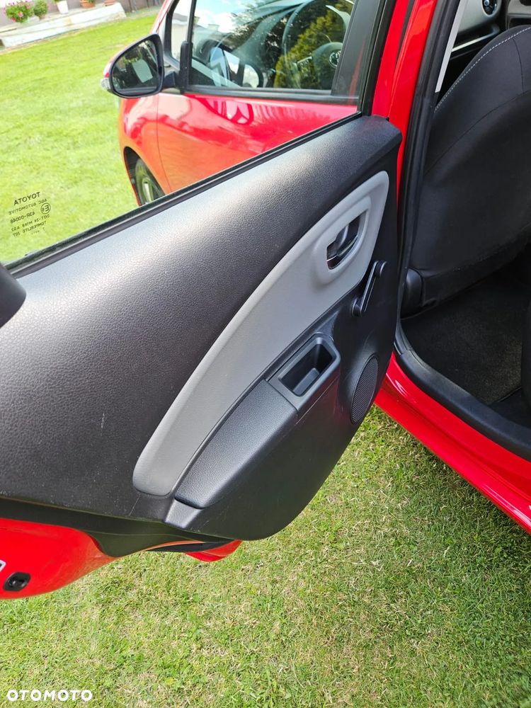 Toyota Yaris 1.0 VVT-i - 35