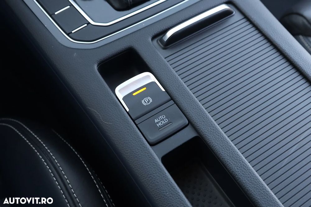 Volkswagen Passat 1.6 TDI SCR DSG Comfortline - 22