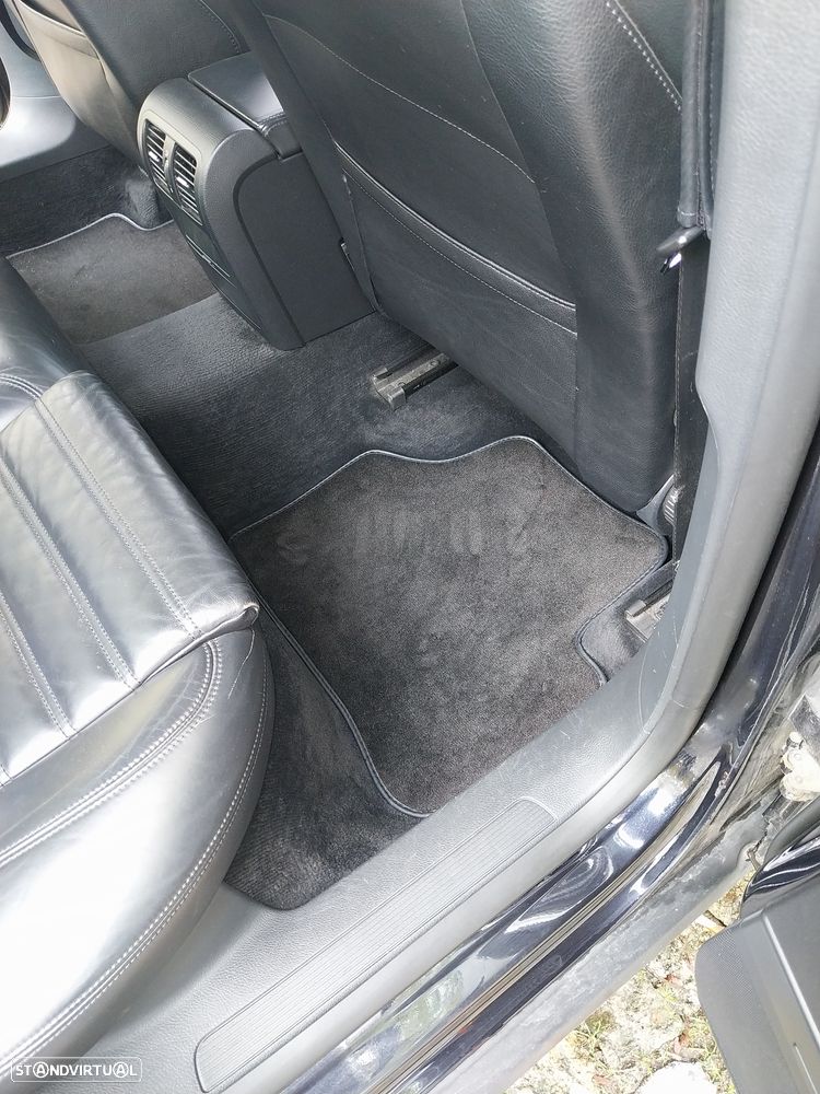 VW Passat 2.0 TDI Confortline - 25