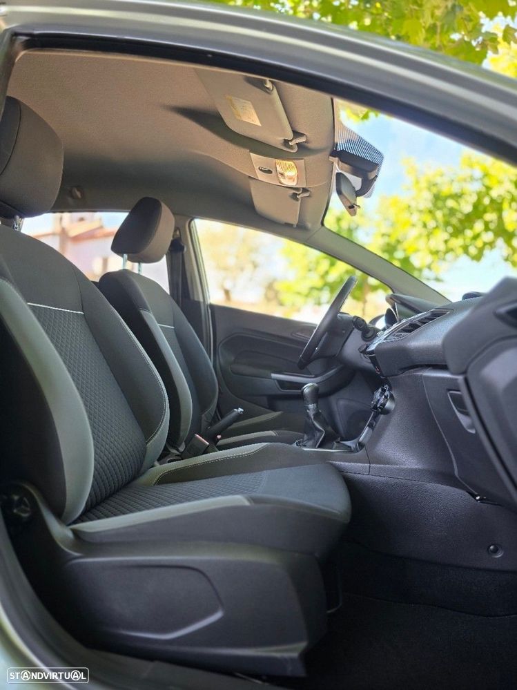 Ford Fiesta 1.0 EcoBoost S&S TITANIUM - 12