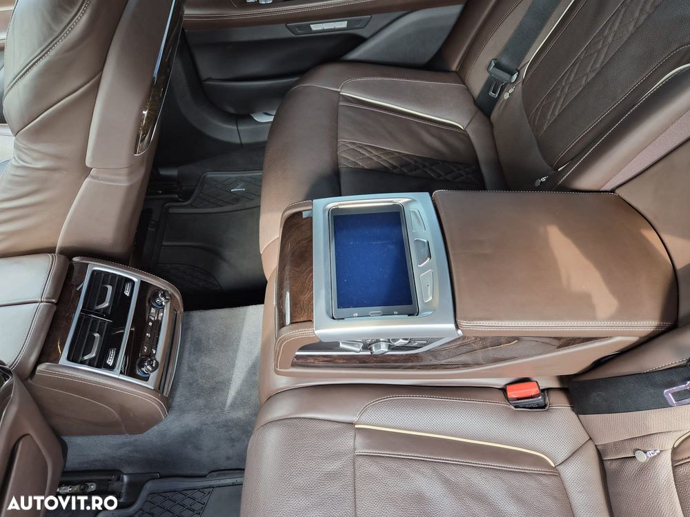 BMW Seria 7 730d xDrive Edition Exclusive - 12