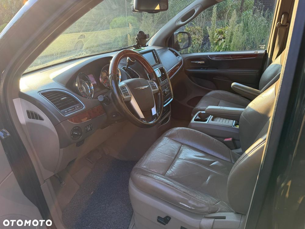 Chrysler Town & Country 3.6 Limited - 5