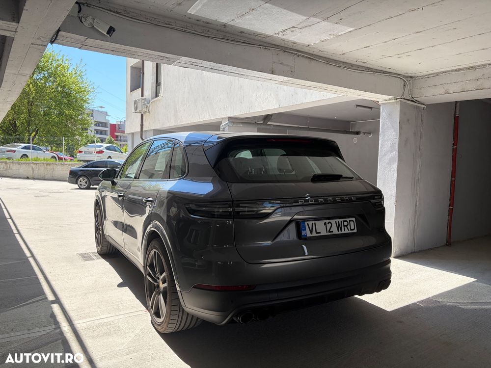 Porsche Cayenne - 3