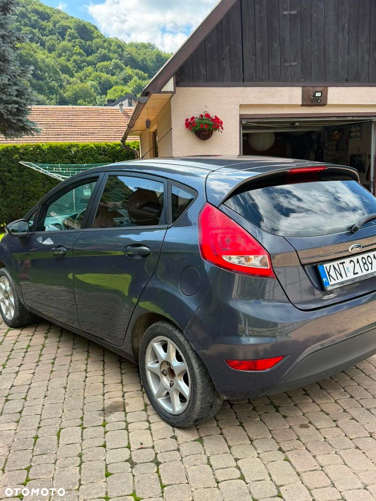 Ford Fiesta - 8