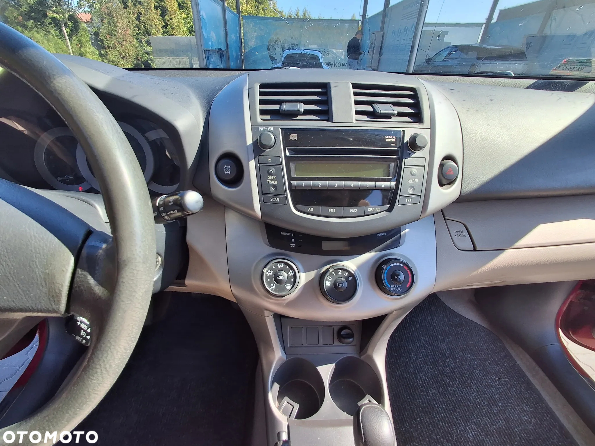 Toyota RAV4 - 9
