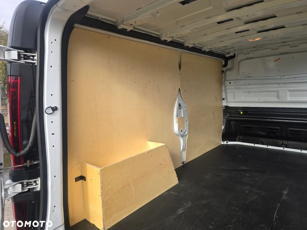 Renault Trafic - 10