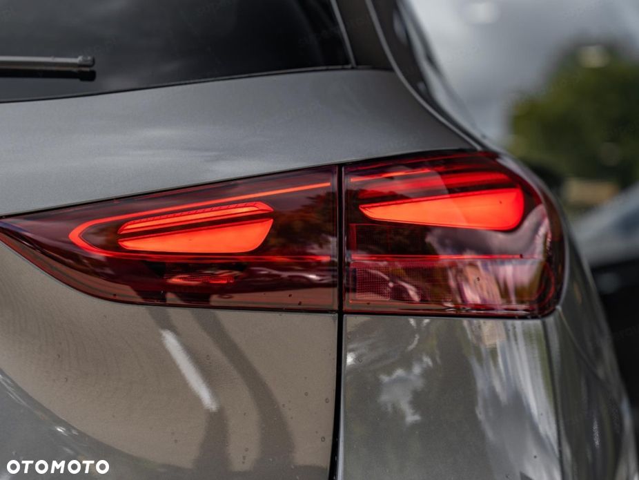 Mercedes-Benz GLA - 10