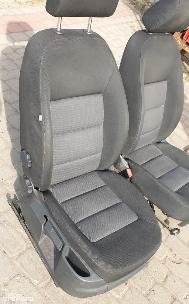 FOTEL PRZÓD PRAWY SKODA OCTAVIA II - 13