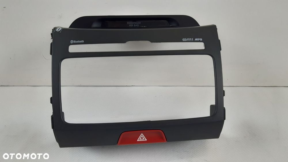 KIA SPORTAGE III OSŁONA RAMKA RADIA - 1