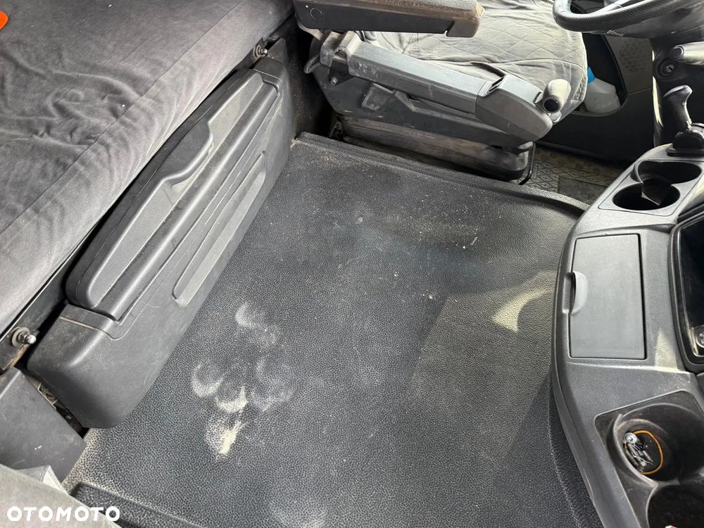 Mercedes-Benz Actros - 11